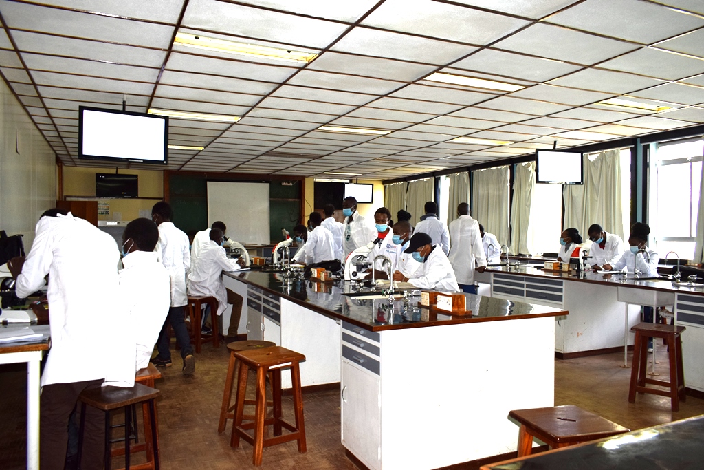 Students Teaching Lab